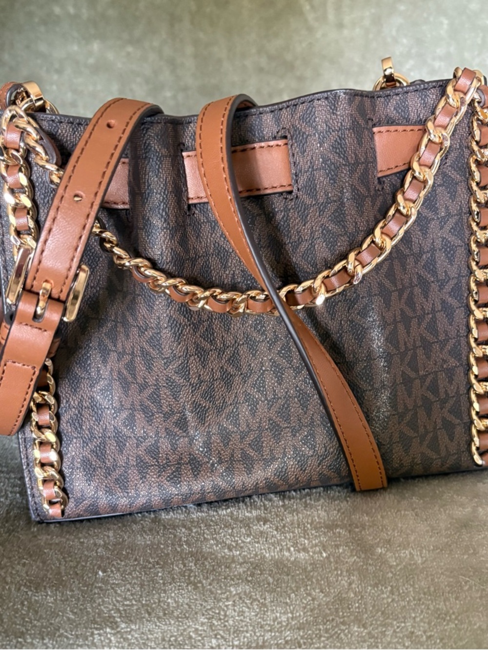 Michael Kors Brown Signature Logo Shoulder Bag with Tan Trim and Gold Chain - Picture 2 of 3